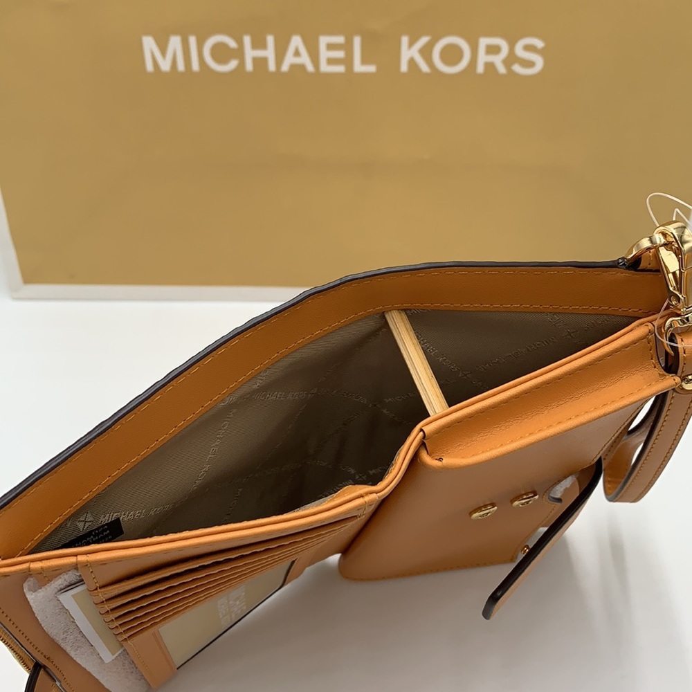 MICHAEL KORS
CIDER MULTI
LG DOUBLE ZIP WRISTLET 
Crocodile Leather Snakeskin - Picture 10 of 14